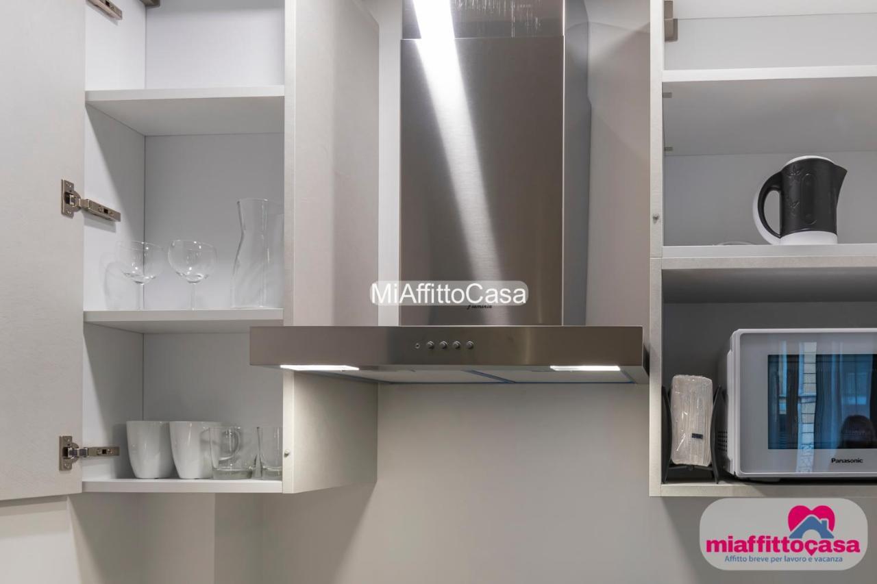 Black And Porta Venezia Appartement *